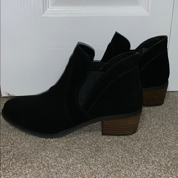 me too zayden chelsea boot